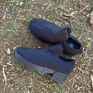 Black Women's Slip-On Shoes